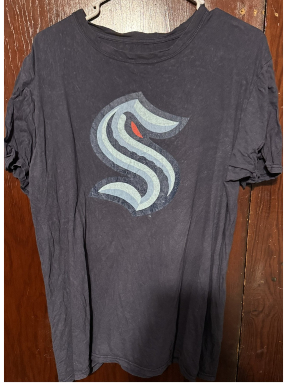 Seattle Kraken Logo Distressed S/S T-shirt Men Size L Blue